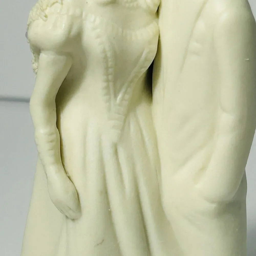 Vintage Bride and Groom Figurine Wedding Cake Topper Cream 4.25” C